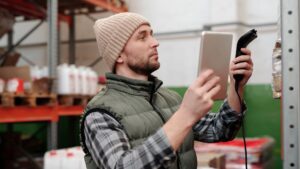 Branchenspezifische ERP-Software vs. Standard-ERP: Was passt zu deinem Unternehmen?