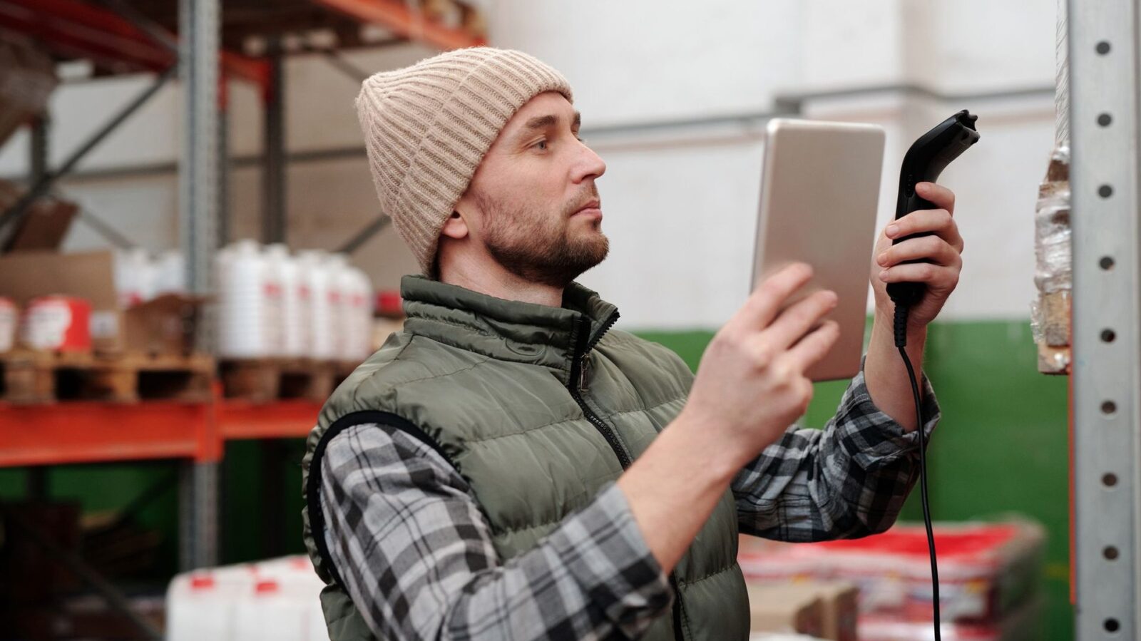 Branchenspezifische ERP-Software vs. Standard-ERP: Was passt zu deinem Unternehmen?